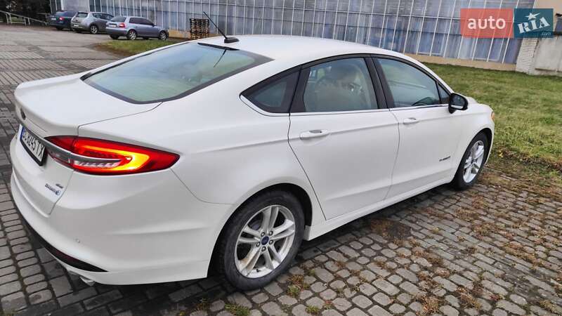 Седан Ford Fusion 2018 в Дрогобыче