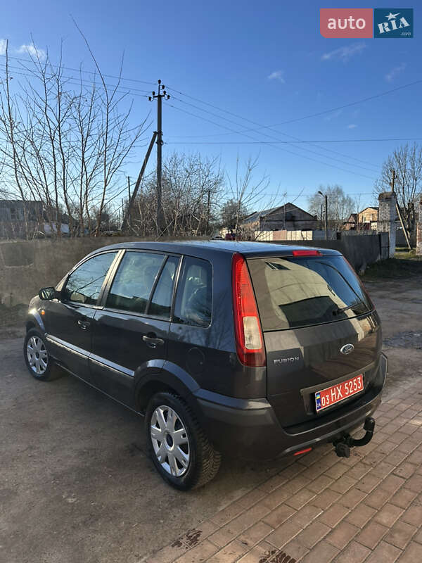 Хэтчбек Ford Fusion 2007 в Хороле