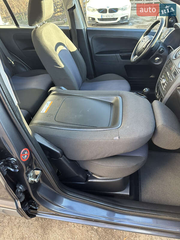 Хэтчбек Ford Fusion 2007 в Хороле