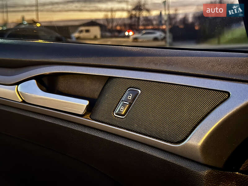 Седан Ford Fusion 2014 в Киеве фото 41 Седан Ford Fusion 2014 в Киеве
