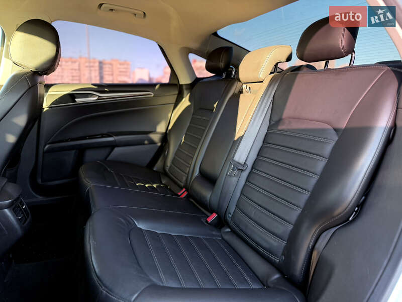 Седан Ford Fusion 2016 в Киеве фото 22 Седан Ford Fusion 2016 в Киеве