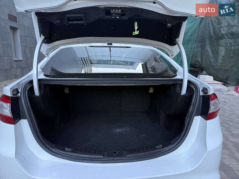 Седан Ford Fusion 2014 в Полтаве