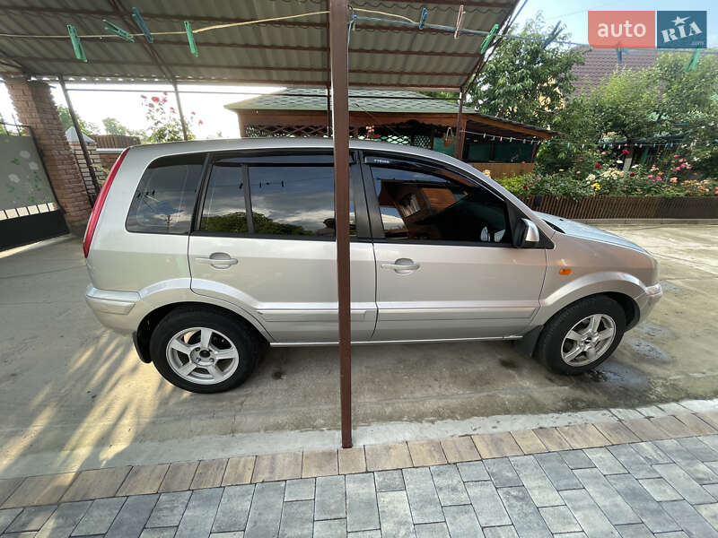 Хэтчбек Ford Fusion 2011 в Калиновке