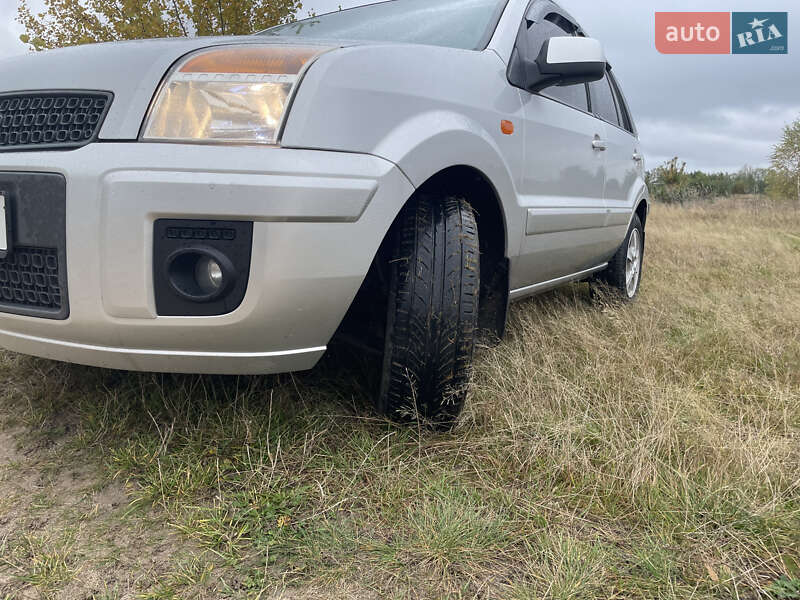 Хэтчбек Ford Fusion 2011 в Калиновке