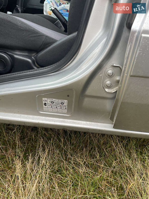 Хэтчбек Ford Fusion 2011 в Калиновке