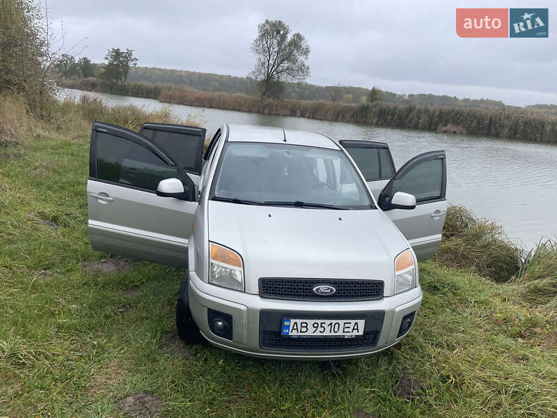 Хэтчбек Ford Fusion 2011 в Калиновке