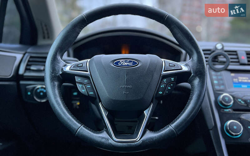 Седан Ford Fusion 2018 в Львове