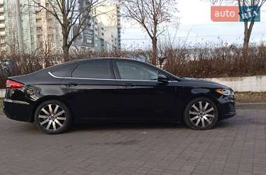 Седан Ford Fusion 2019 в Львові