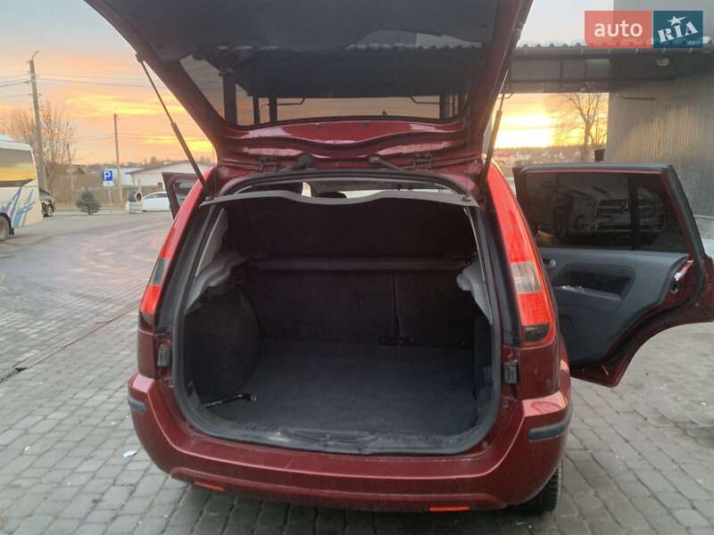 Хэтчбек Ford Fusion 2003 в Трускавце
