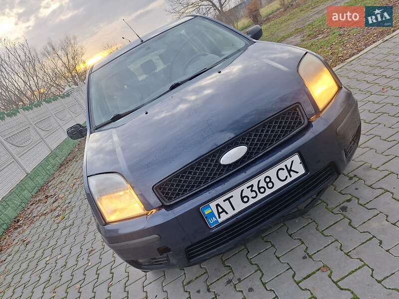 Хэтчбек Ford Fusion 2003 в Черновцах