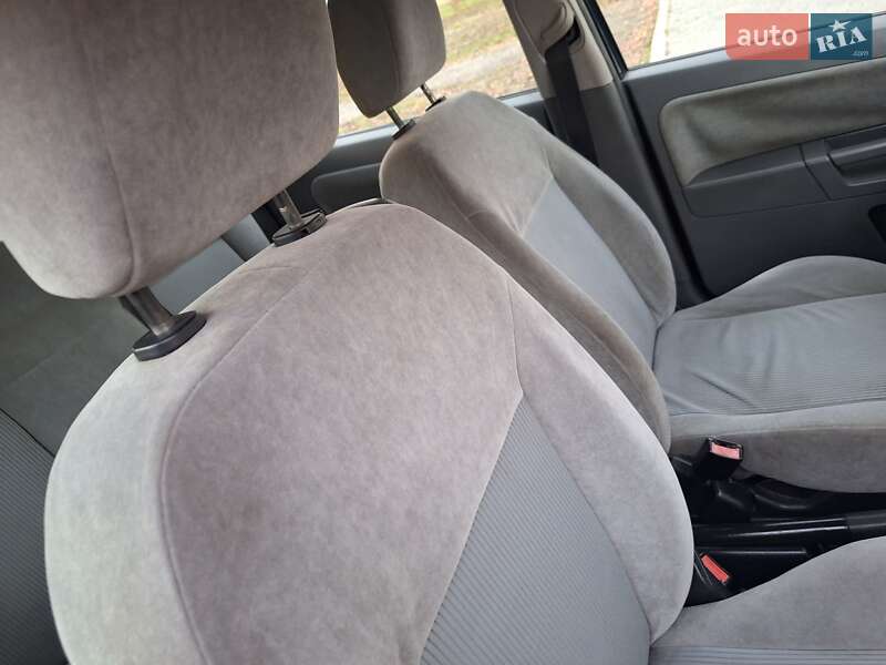 Хэтчбек Ford Fusion 2003 в Черновцах