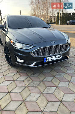 Седан Ford Fusion 2019 в Одесі