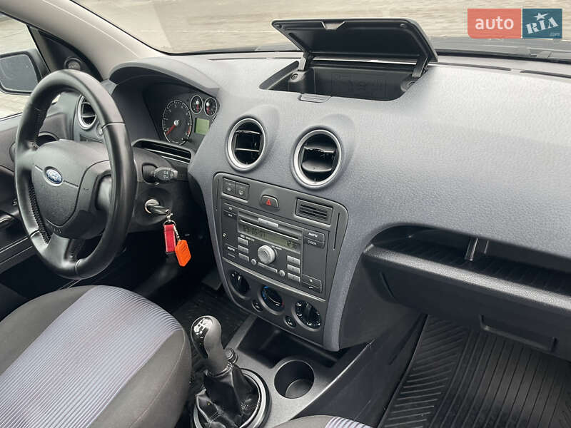 Хэтчбек Ford Fusion 2007 в Баре