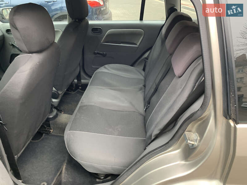 Хэтчбек Ford Fusion 2003 в Луцке фото 7 Хэтчбек Ford Fusion 2003 в Луцке