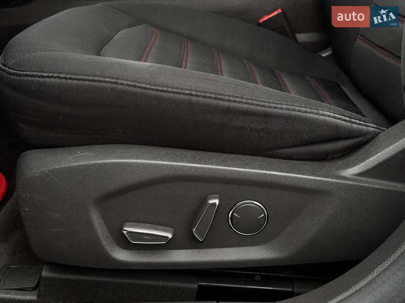 Седан Ford Fusion 2015 в Ровно