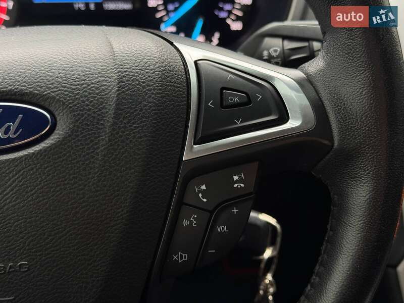 Седан Ford Fusion 2015 в Ровно