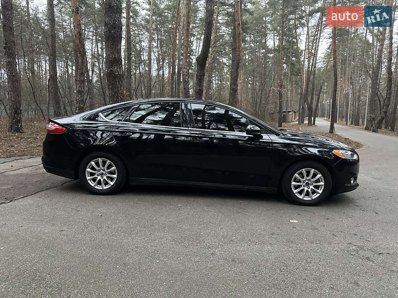 Седан Ford Fusion 2015 в Обухове