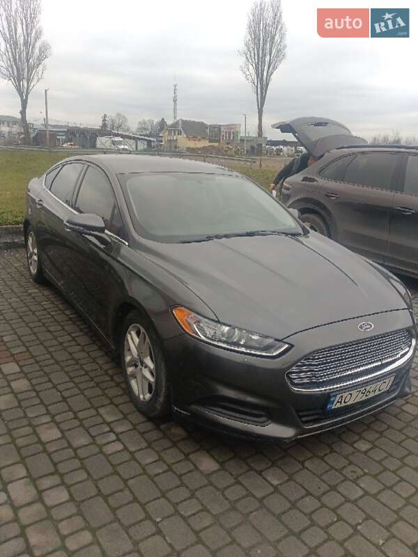 Седан Ford Fusion 2016 в Ужгороде