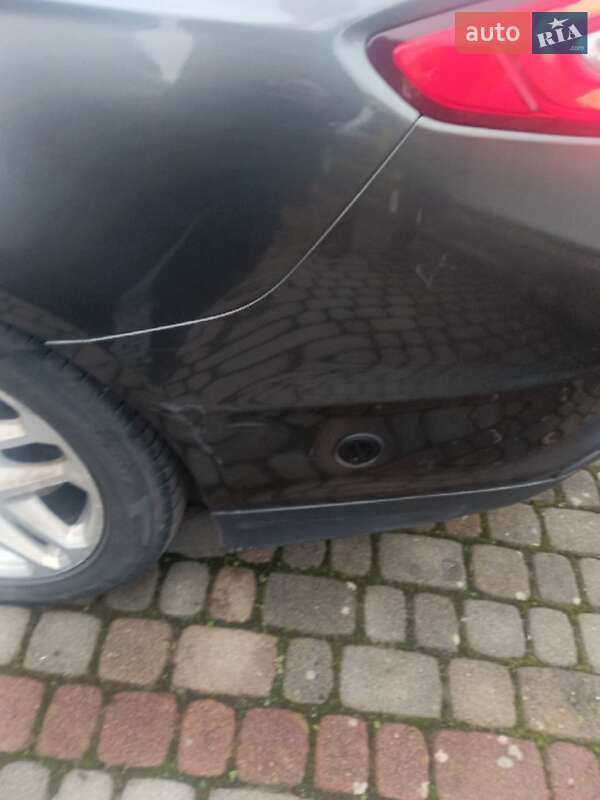 Седан Ford Fusion 2016 в Ужгороде