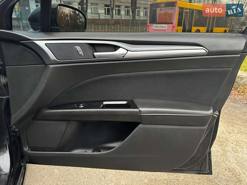 Седан Ford Fusion 2013 в Киеве