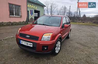 Хэтчбек Ford Fusion 2006 в Долине
