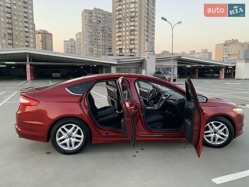 Седан Ford Fusion 2015 в Киеве
