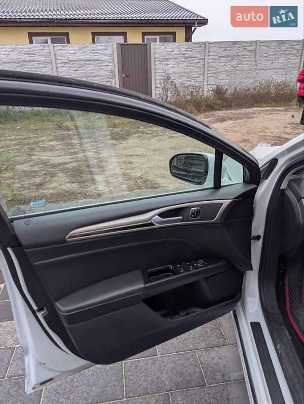 Седан Ford Fusion 2016 в Києві