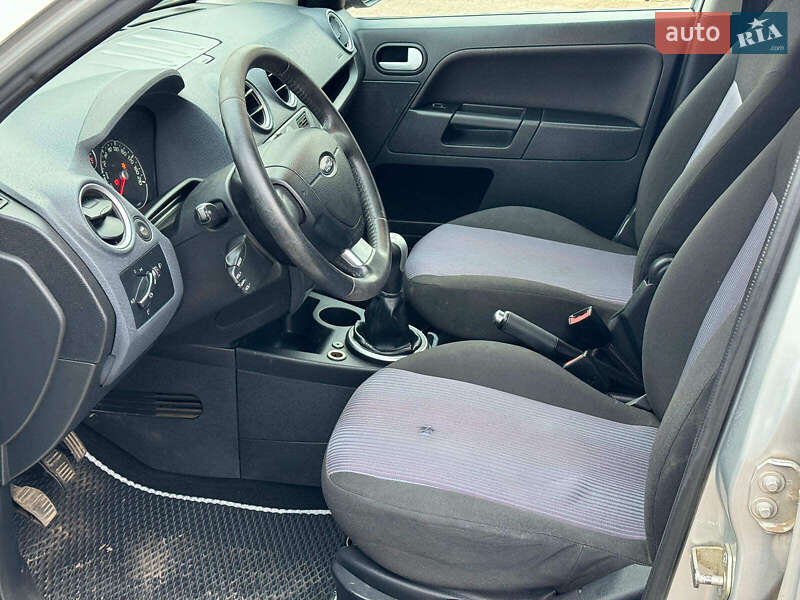 Хэтчбек Ford Fusion 2010 в Виннице