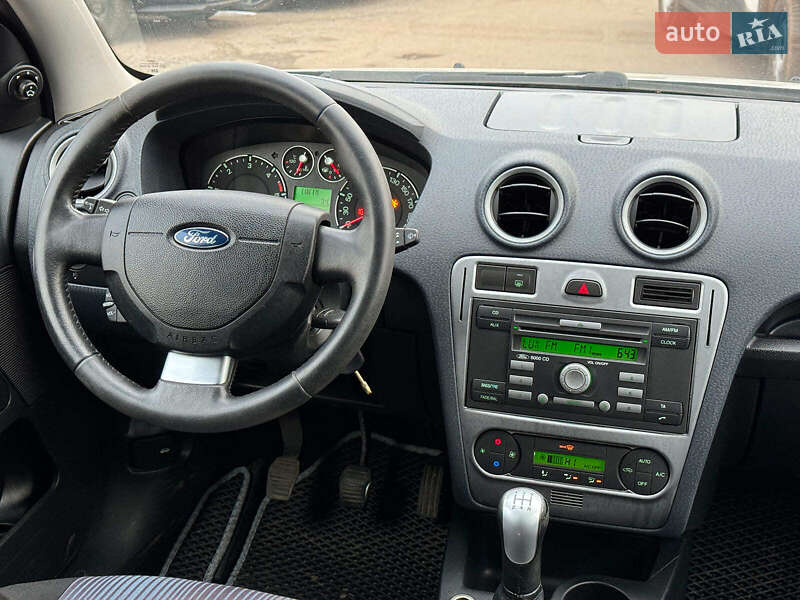 Хэтчбек Ford Fusion 2010 в Виннице