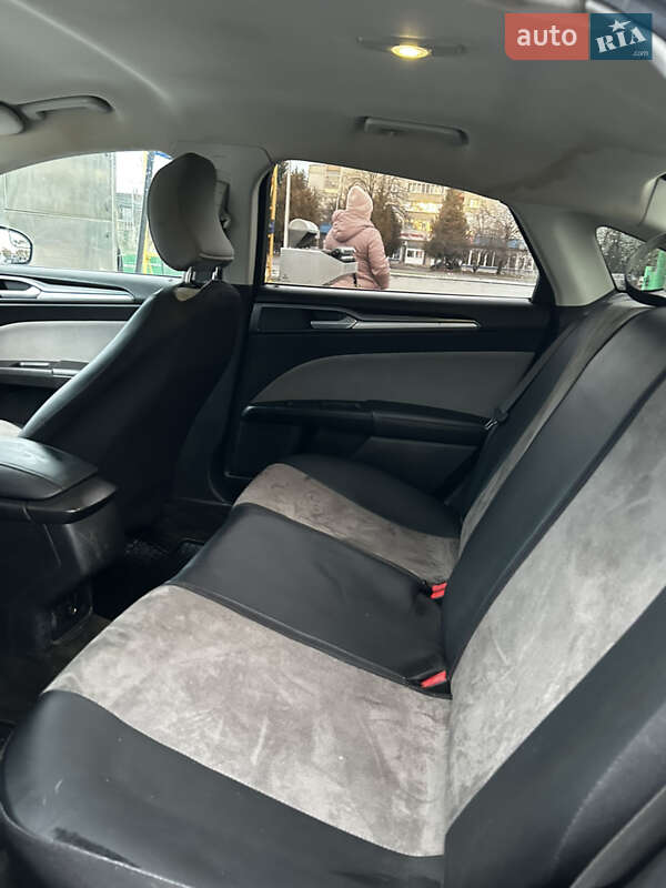 Седан Ford Fusion 2015 в Львові