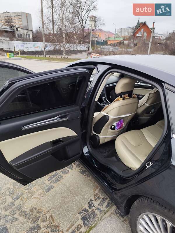 Седан Ford Fusion 2014 в Черкасах