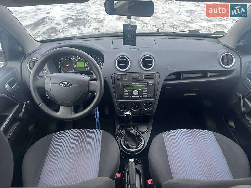 Хетчбек Ford Fusion 2005 в Бару