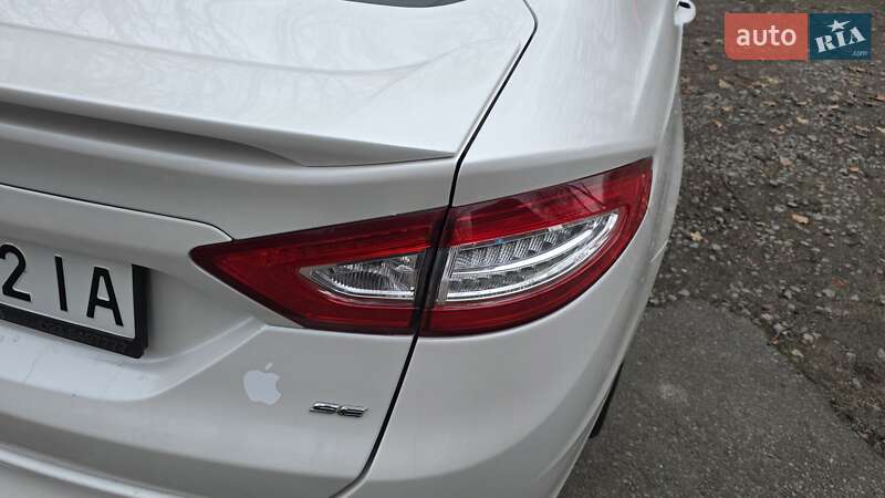Седан Ford Fusion 2015 в Умани