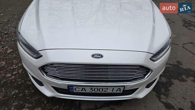 Седан Ford Fusion 2015 в Умани