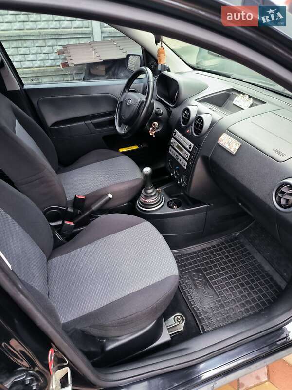 Хэтчбек Ford Fusion 2005 в Прилуках