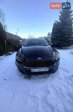 Седан Ford Fusion 2016 в Яремче