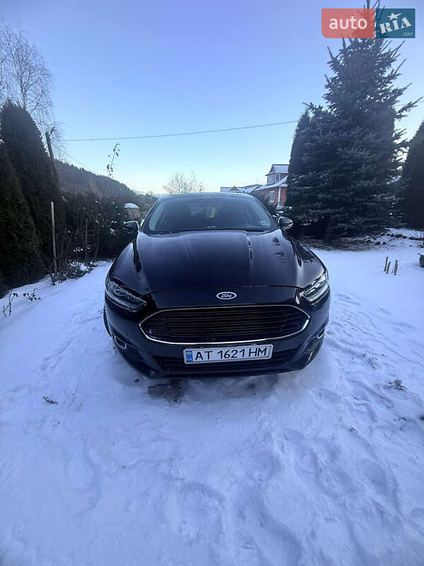 Седан Ford Fusion 2016 в Яремче