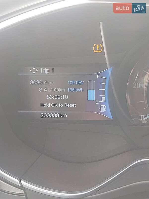 Седан Ford Fusion 2016 в Монастирищеві