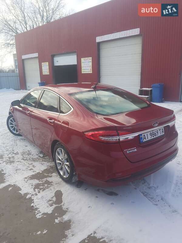 Седан Ford Fusion 2016 в Монастирищеві