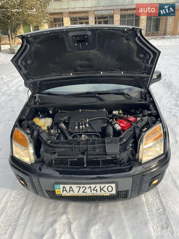 Хетчбек Ford Fusion 2011 в Ніжині