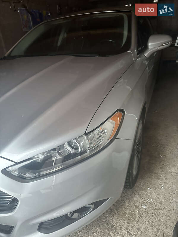 Седан Ford Fusion 2016 в Сумах