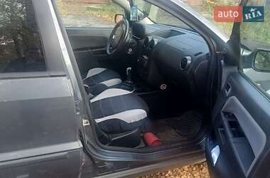 Хэтчбек Ford Fusion 2003 в Нововолынске