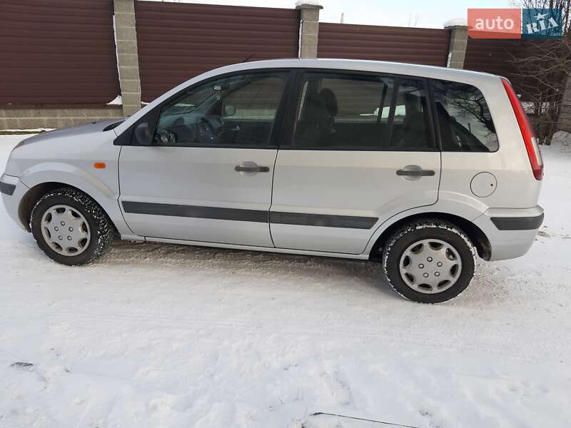 Хетчбек Ford Fusion 2005 в Хоролі