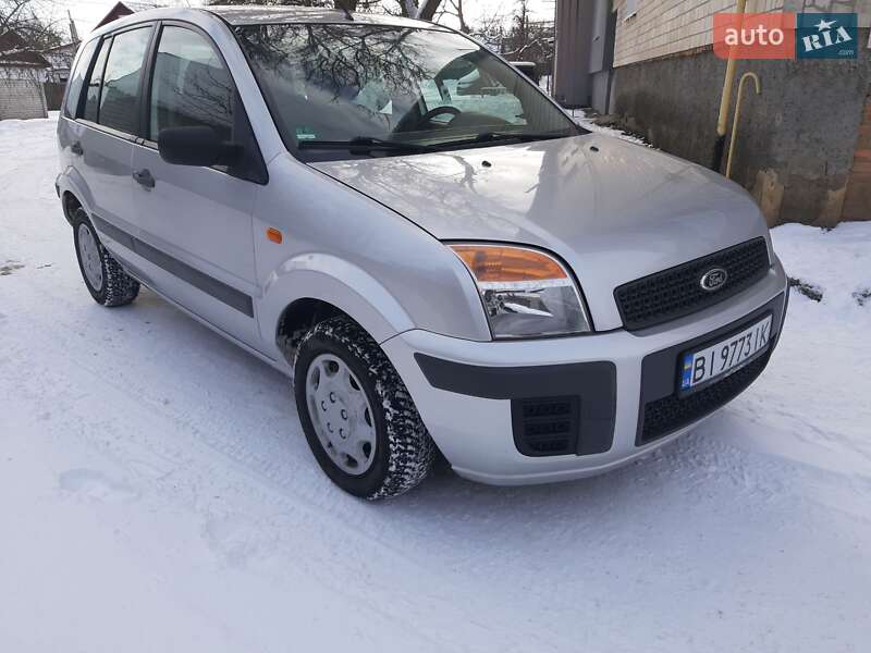 Хетчбек Ford Fusion 2005 в Хоролі