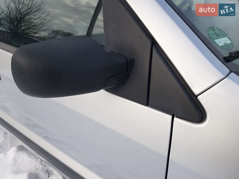 Хетчбек Ford Fusion 2005 в Хоролі