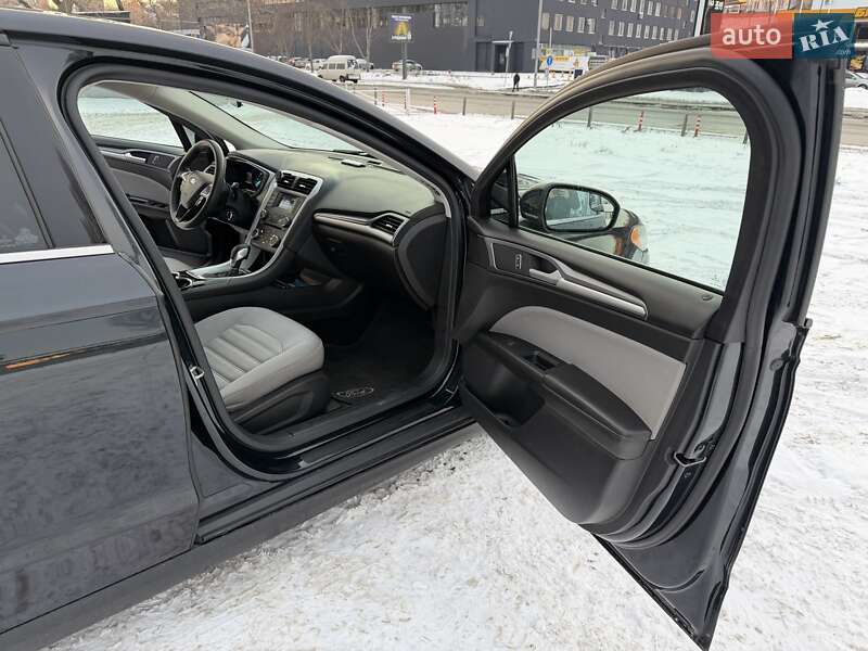 Седан Ford Fusion 2014 в Киеве