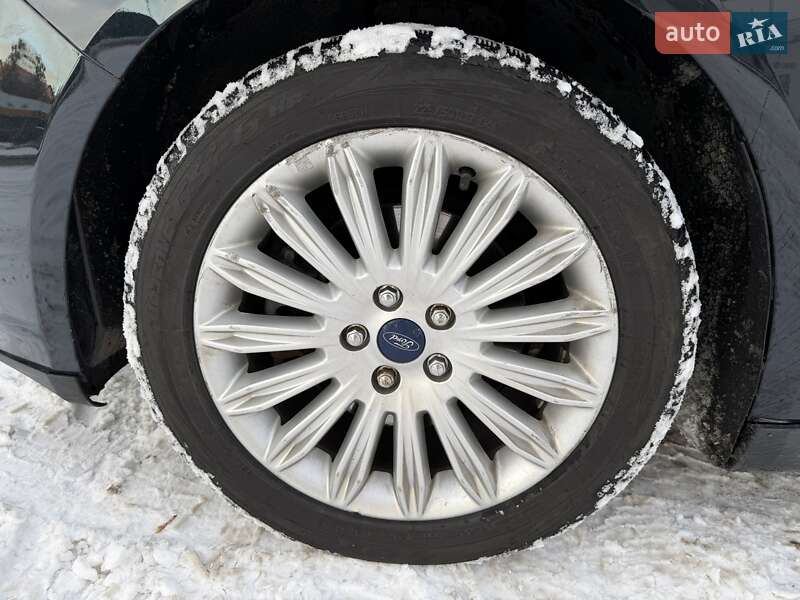 Седан Ford Fusion 2014 в Киеве