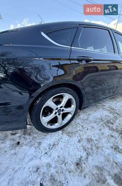 Седан Ford Fusion 2015 в Тернополі