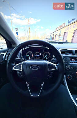 Седан Ford Fusion 2015 в Тернополі