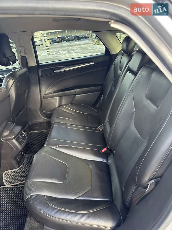 Седан Ford Fusion 2013 в Покровському